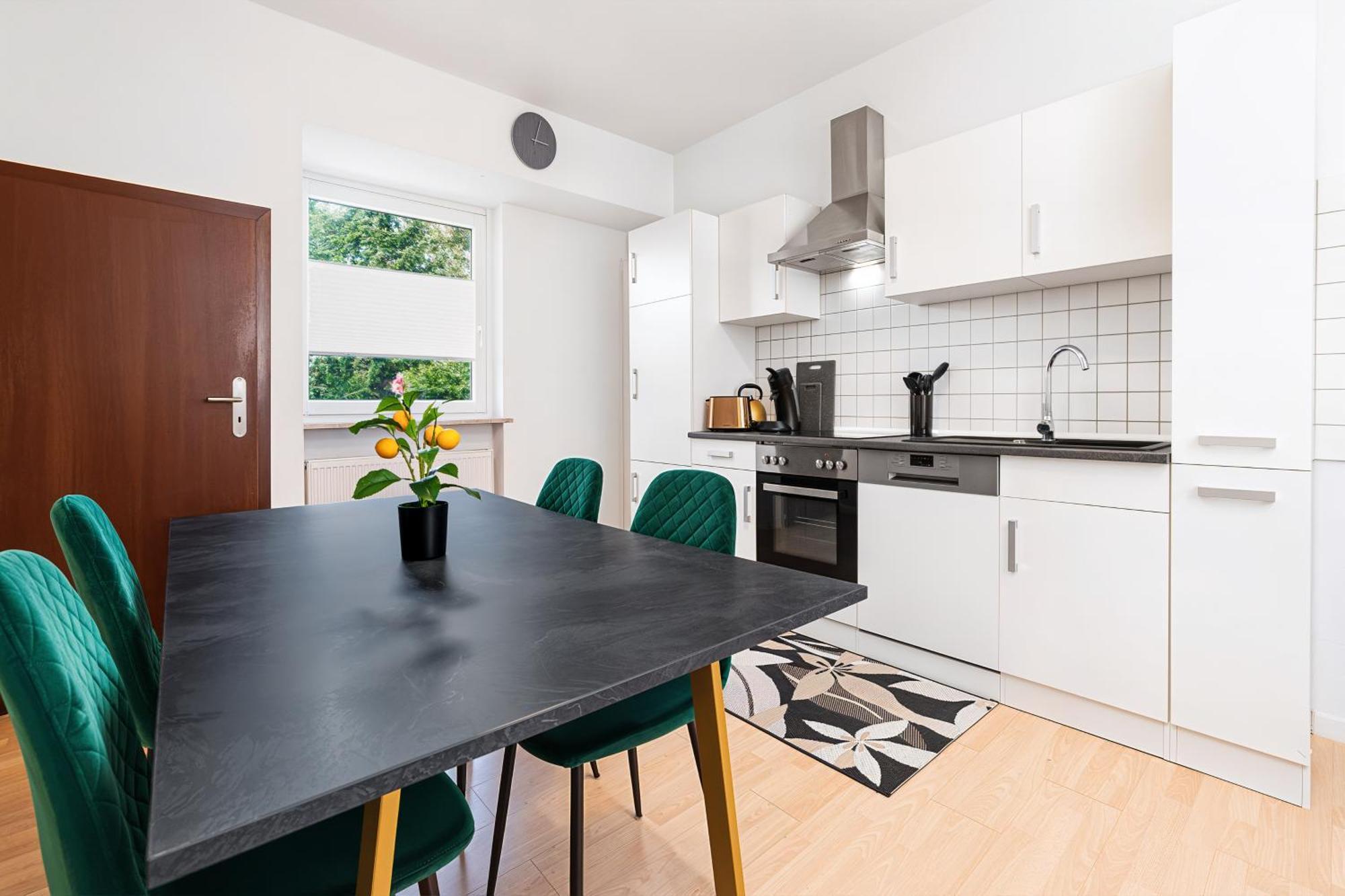 Smart Home - Essen - Perfect For 5 Guests! Central - Balcony - Netflix - Free Parking Zone Exterior photo